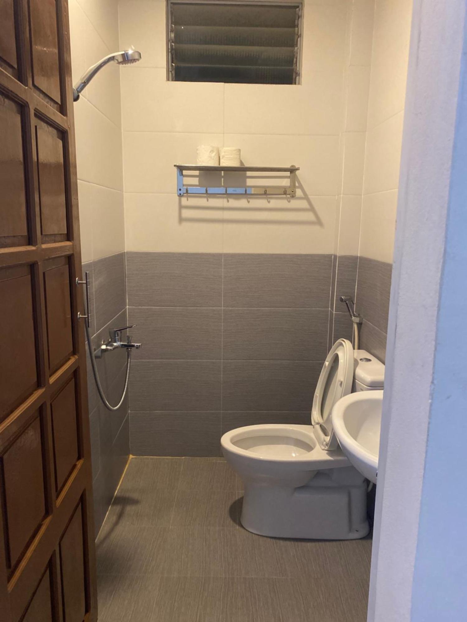 Aumori Hostel Донг Хой Екстериор снимка