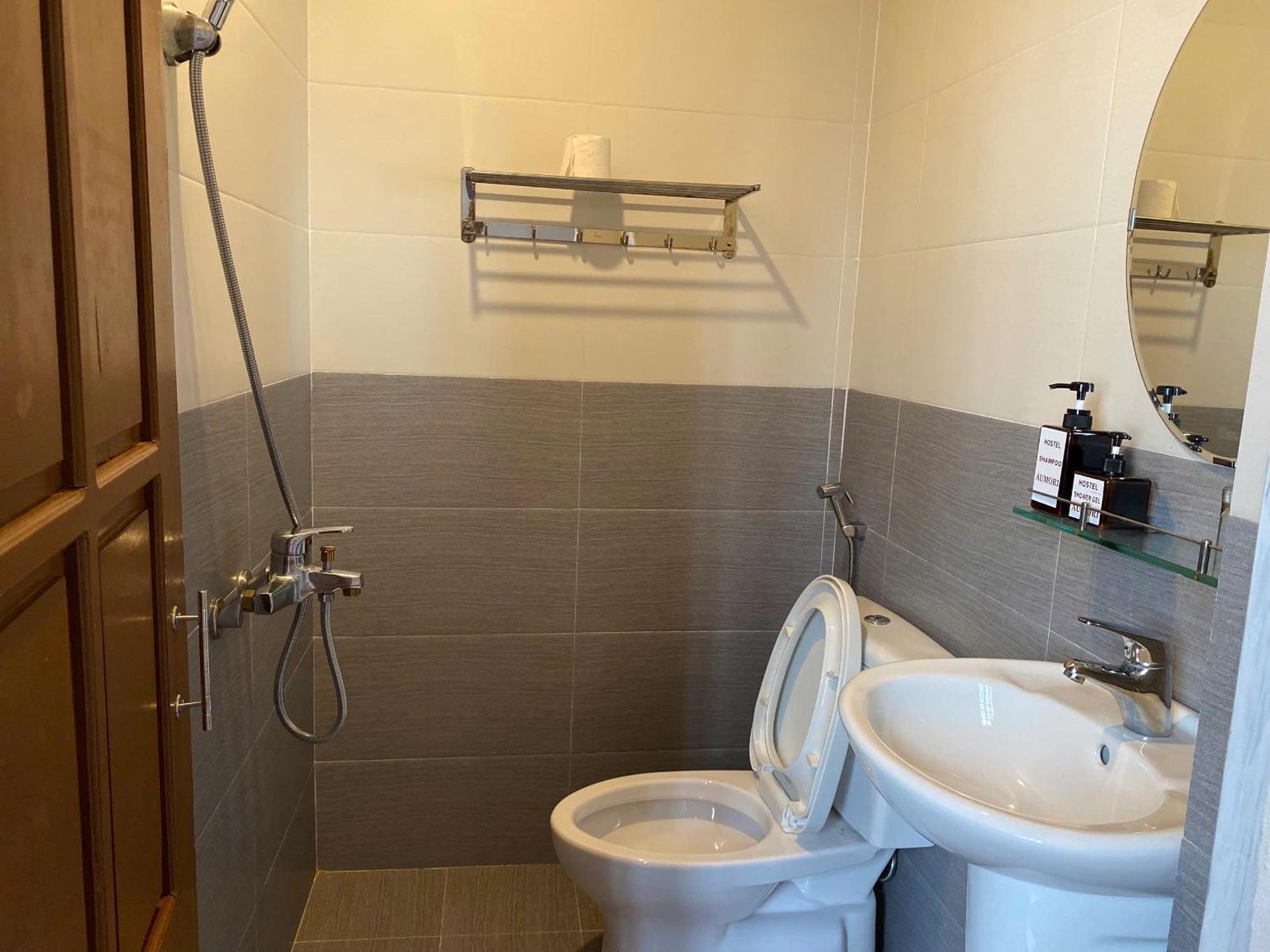 Aumori Hostel Донг Хой Екстериор снимка